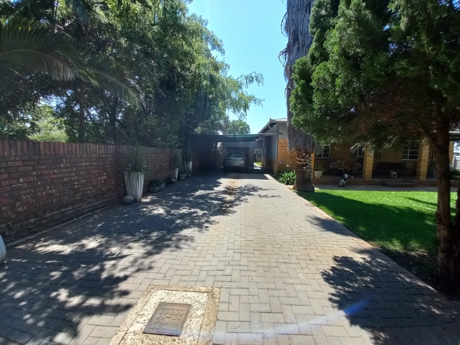 2 Bedroom Property for Sale in Potchefstroom North West